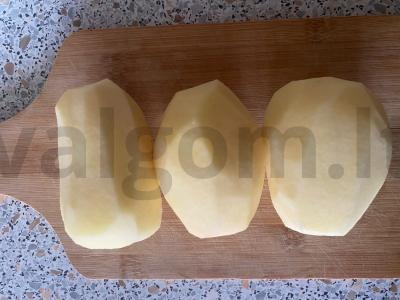 Kaimiškas bulvių patiekalas su grietine ir prieskoniais Žingsnis 2