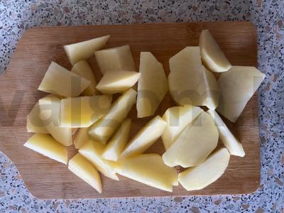 Kaimiškas bulvių patiekalas su grietine ir prieskoniais Žingsnis 3