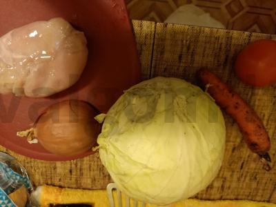 Troškinta kopūstai su morkomis ir vištiena Žingsnis 1