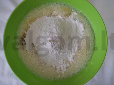 Namų keksiukai su limonu, anakardžiais ir dešra Žingsnis 1