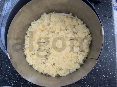 Salotas „Silkė po šubą“ su rūgščiai saldžiu obuoliu Žingsnis 2