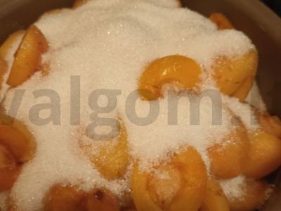 Abrikosų uogienė be odelės Žingsnis 1