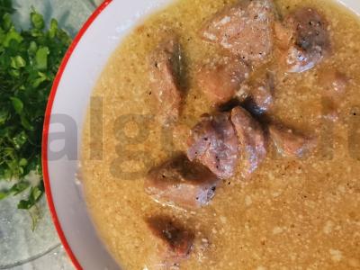 Mėsa su svogūnais grietinės padaže Žingsnis 8