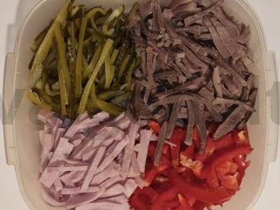 Salotas „Damos kaprizas“ su jautienos liežuviu ir grybais Žingsnis 2