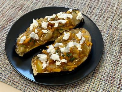 Kepti baklažanai su lečo ir sūriu pagrindine nuotrauka