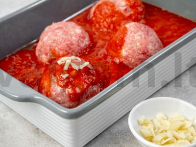 Koldūnai pomidorų padaže su sūriu Žingsnis 2