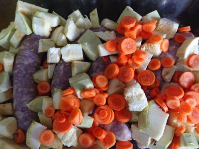 Daržovės su dešrelėmis orkaitėje Žingsnis 3