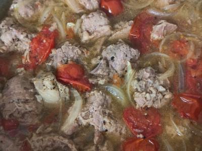 Makaronai su troškiniu ir pomidorais Žingsnis 4