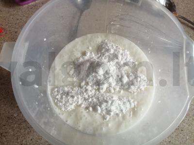 Blynai be kiaušinių ant rūgštaus pieno Žingsnis 2