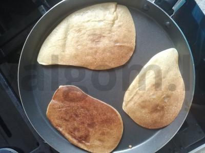 Blynai be kiaušinių ant rūgštaus pieno Žingsnis 8