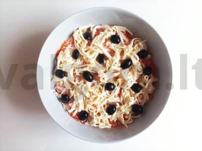 Salotas „Baltasis princas“ su kumpiu ir pievagrybiais pagrindine nuotrauka