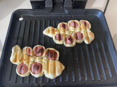 Originalus dešrelių pateikimas tešloje elektriniame grilyje Žingsnis 9