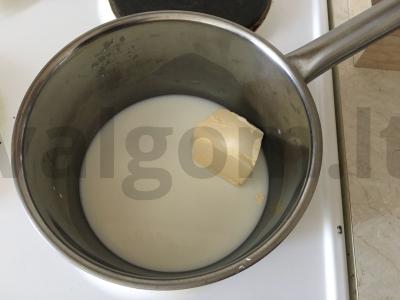 Šu pyragai su krekelinu Žingsnis 1