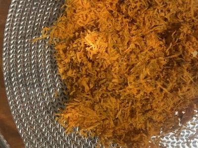 Morkų pyragas su medumi ir cinamonu Žingsnis 1