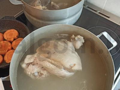 Šaltiena iš kiaulienos kulno ir jautienos pečių Žingsnis 1