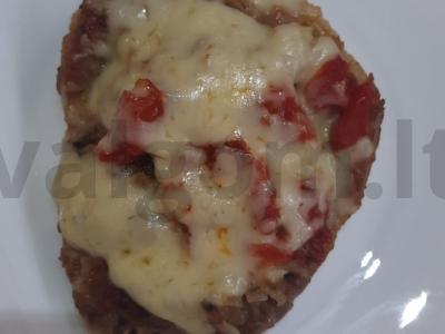 Prancūziškas sultingas mėsa pagrindine nuotrauka