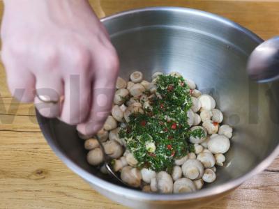 Marinuoti šampinjonai su čili pipirais Žingsnis 6