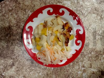 Keptos bulvės su cukinijomis pagrindine nuotrauka