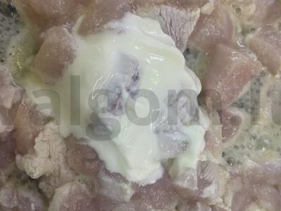 Šiltas vištienos krūtinėlės ir daržovių salotas Žingsnis 2