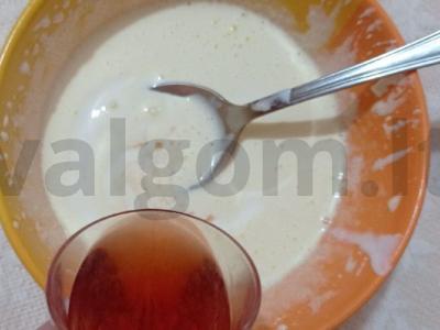 Smėlinis abrikosų pyragas su kiaušinių-grietinės užpilu Žingsnis 2