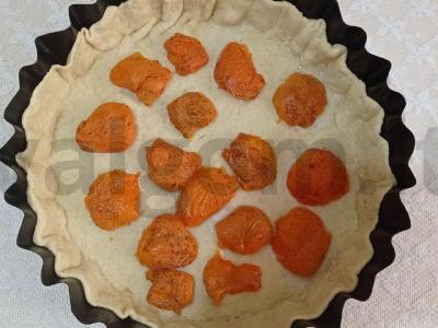 Smėlinis abrikosų pyragas su kiaušinių-grietinės užpilu Žingsnis 3