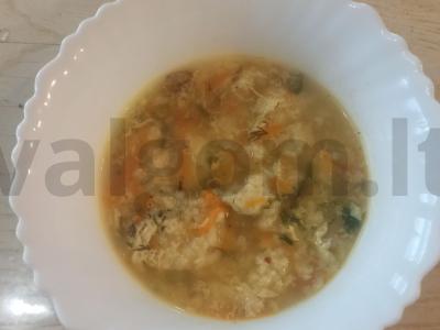 Sriuba su kukuliais ir daržovėmis pagrindine nuotrauka