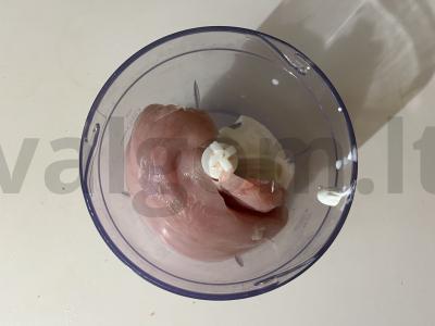 Auksinės vištienos filė kotletai su sūriu Žingsnis 1