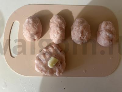 Auksinės vištienos filė kotletai su sūriu Žingsnis 4