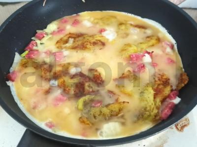 Omletas su bulvėmis ir dešra Žingsnis 8