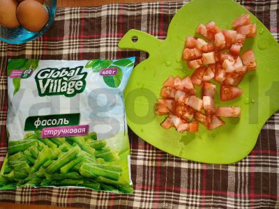 Kiaušinienė su pupelėmis ir pomidorais Žingsnis 1