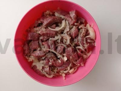 Skani elnio jautienos stroganova Žingsnis 1