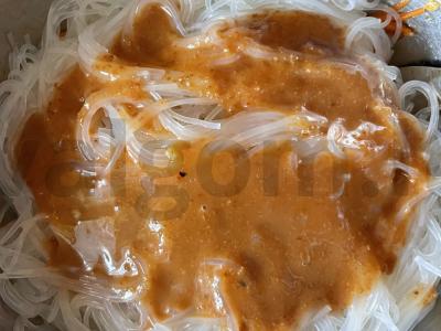 Funchosa su agurkais ir korėjietiška morkų salota Žingsnis 3