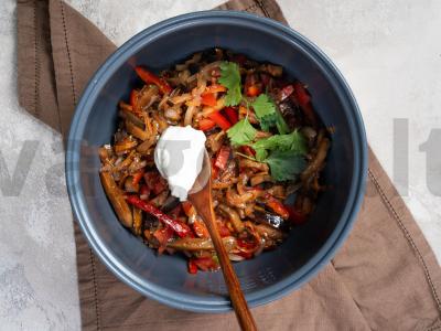 Daržovių troškinys su švelniu varškės sūriu Žingsnis 3