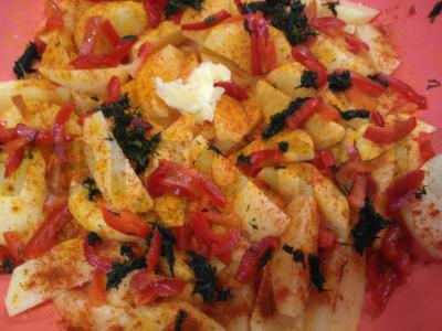 Bulvės, keptos skiltelėmis orkaitėje su paprika ir žolelėmis Žingsnis 2