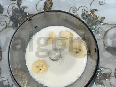 Pieninis kokteilis su bananais Žingsnis 2