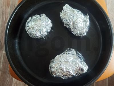 Bulvės su grybais ir pomidorų bei sūrio įdaru Žingsnis 1