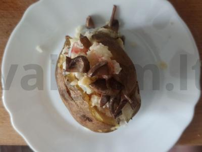 Bulvės su grybais ir pomidorų bei sūrio įdaru Žingsnis 5