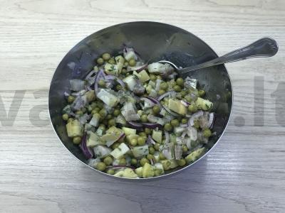 Silkės salotos su žirniais ir daržovėmis Žingsnis 4