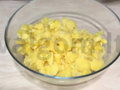 Vokietiškas bulvių salotas su raudonuoju svogūnu Žingsnis 5