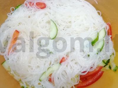 Funchosų salotas kaip garnyras Žingsnis 3