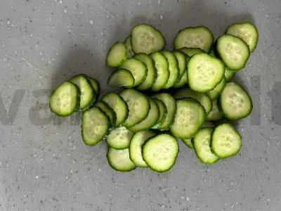 Agurkų ir burokėlių salotas Žingsnis 2