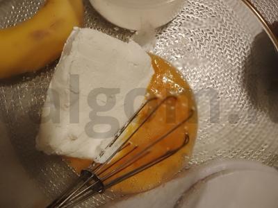 Varškės apkepas su manų kruopomis Žingsnis 1