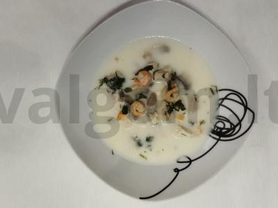 Greitas Tom Yum su pievagrybiais, vištiena ir jūros gėrybėmis pagrindine nuotrauka