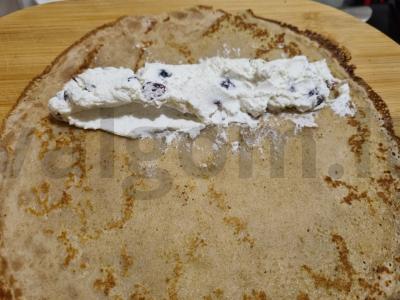 Blynų ritinys su obuoliais ir bananais Žingsnis 6