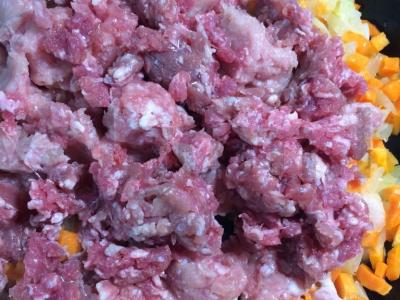 Mėsos lazanja su prieskoniais ir bešamelio padažu Žingsnis 2