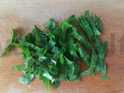 Salotos su krabų lazdelėmis, rukola ir sūriu Žingsnis 3