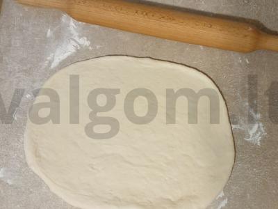 Pica ant mielinės tešlos Žingsnis 4