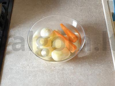 Vasaros sriuba su kalakutienos mėsa Žingsnis 2