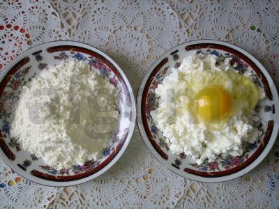 Varškės spurgos su sūrio įdaru arbatai Žingsnis 2