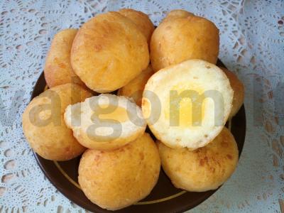 Varškės spurgos su sūrio įdaru arbatai pagrindine nuotrauka